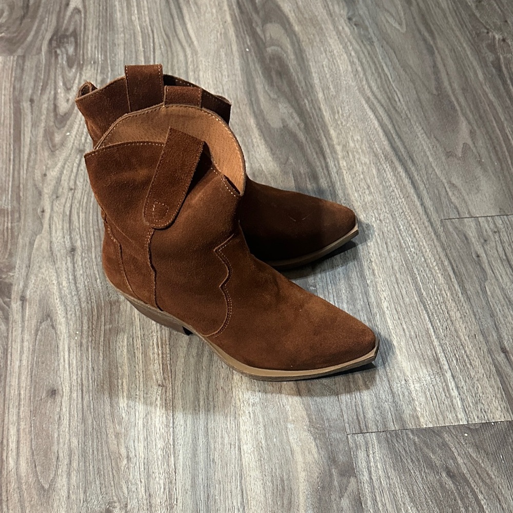 Steve Madden Chestnut Suede Ankle Boots - Picture 9 of 10